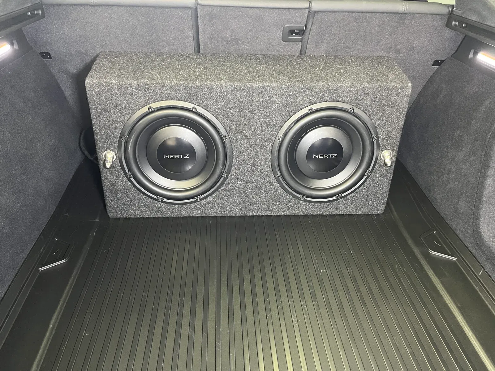 Audi S5 Subwoofer Nachrüstung