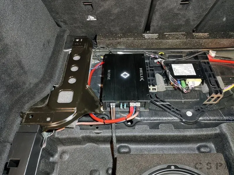 Mercedes C63 mit 8 Kanal Premium Soundsystem