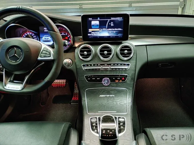 Mercedes C63 mit 8 Kanal Premium Soundsystem