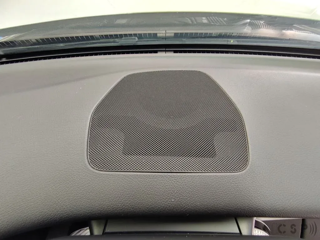 Mercedes C-Klasse Cabrio - 10 Kanal DSP Hifi Soundsystem