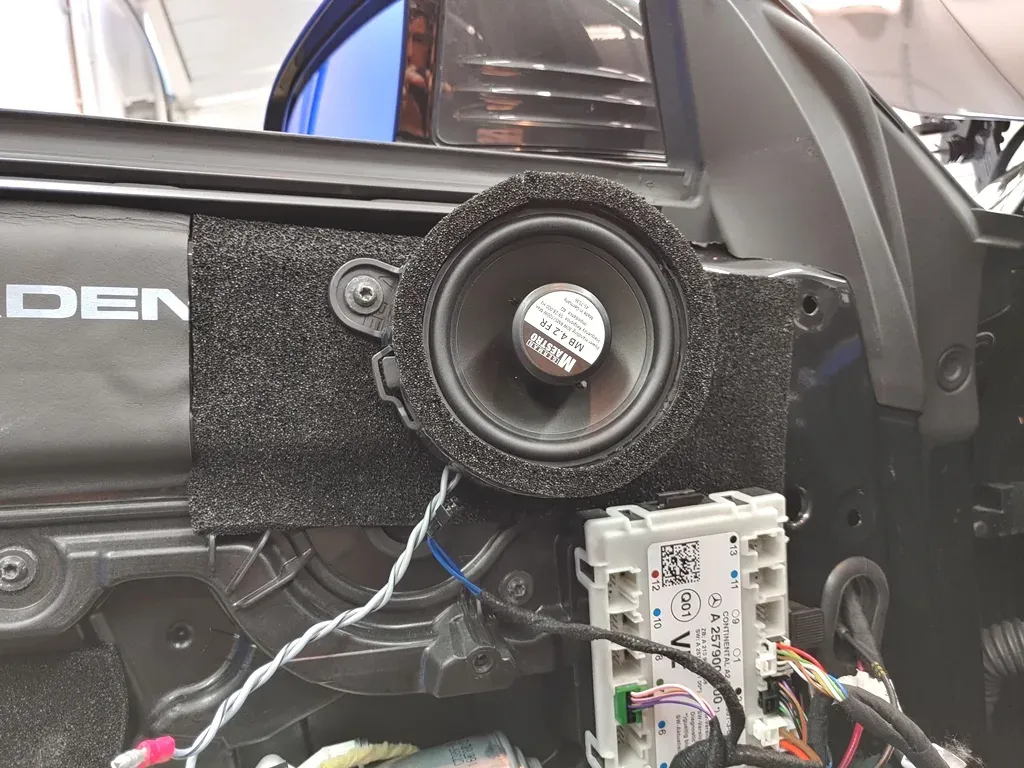 Mercedes CLS - DSP Hifi Anlage mit Subwoofer Erweiterung