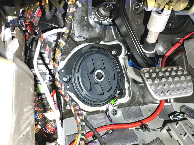 Mercedes CLS - DSP Hifi Anlage mit Subwoofer Erweiterung