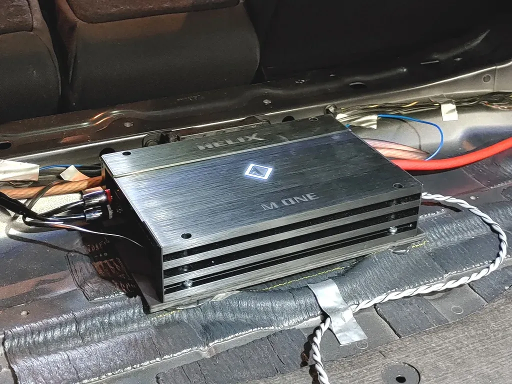 Mercedes CLS - DSP Hifi Anlage mit Subwoofer Erweiterung