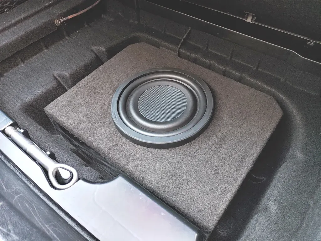 Mercedes CLS - DSP Hifi Anlage mit Subwoofer Erweiterung