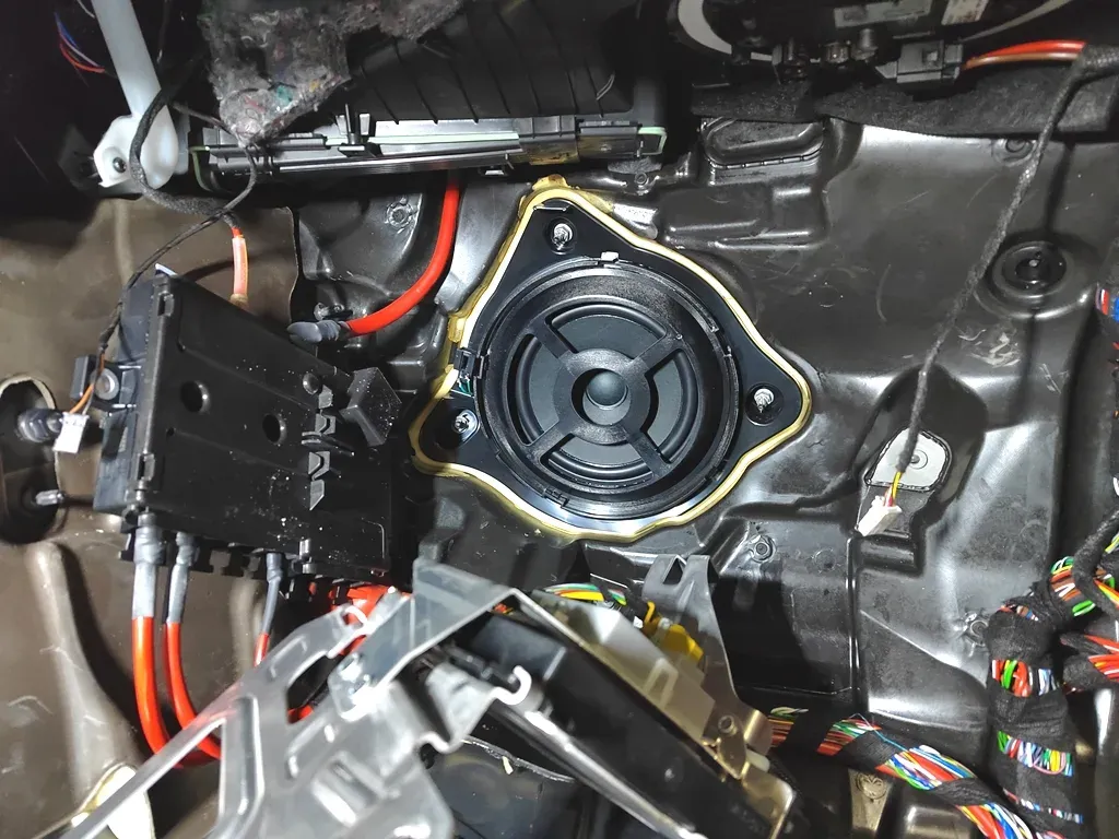 Mercedes E-Klasse - High Performance Soundsystem / CSP Car Hifi