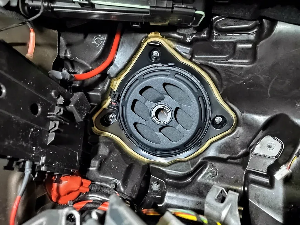 Mercedes E-Klasse - High Performance Soundsystem / CSP Car Hifi