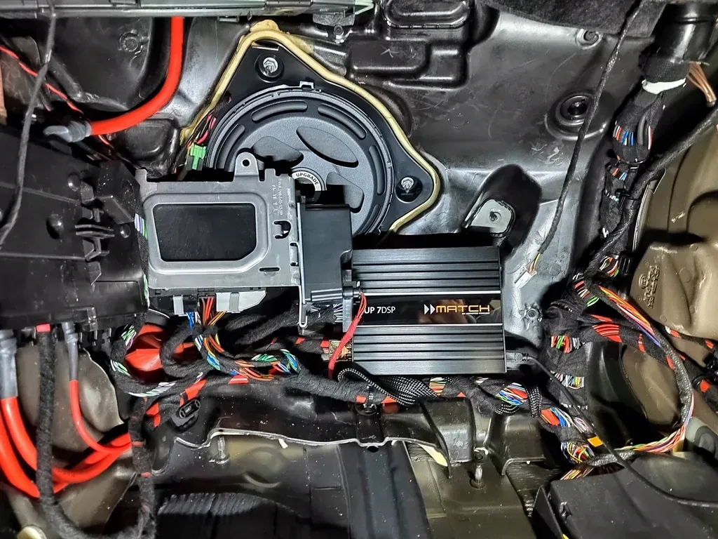 Mercedes E-Klasse - High Performance Soundsystem / CSP Car Hifi