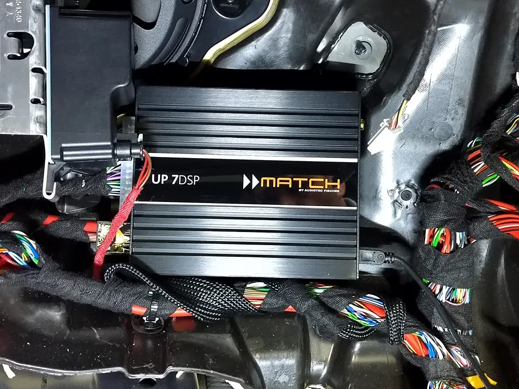 Mercedes E-Klasse - High Performance Soundsystem / CSP Car Hifi