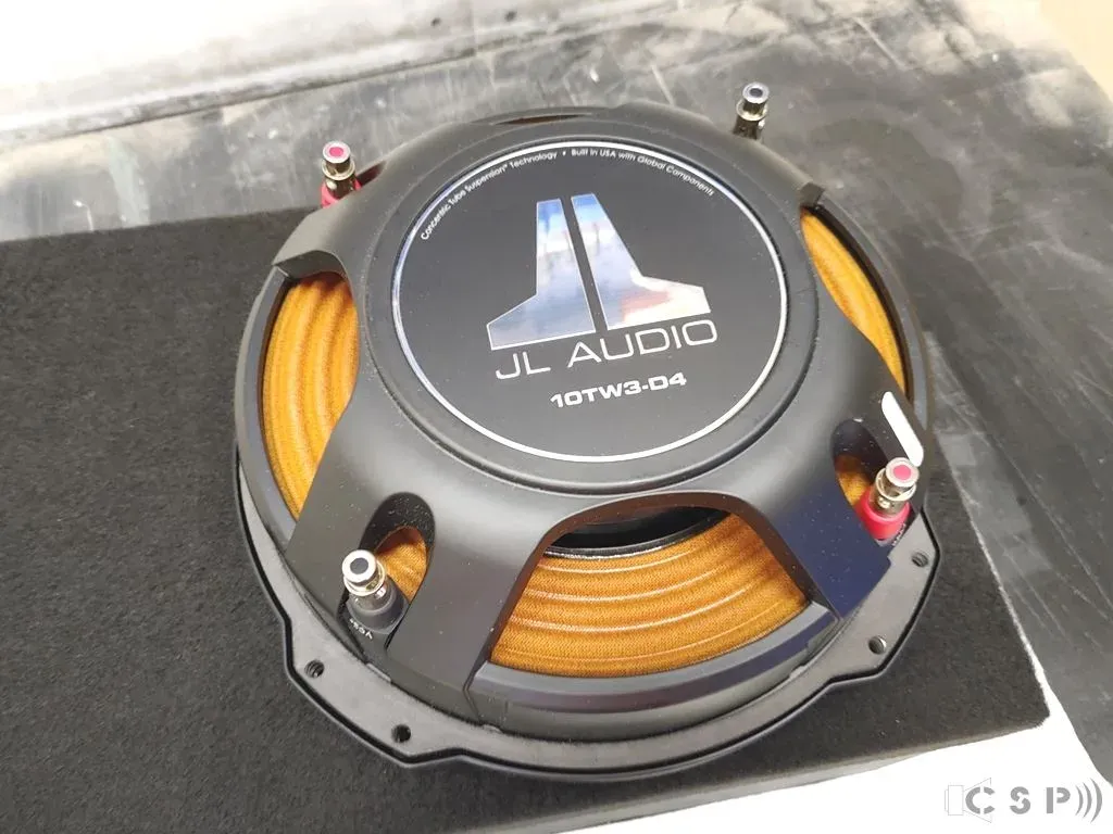 Mercedes E63 - High End Soundsystem