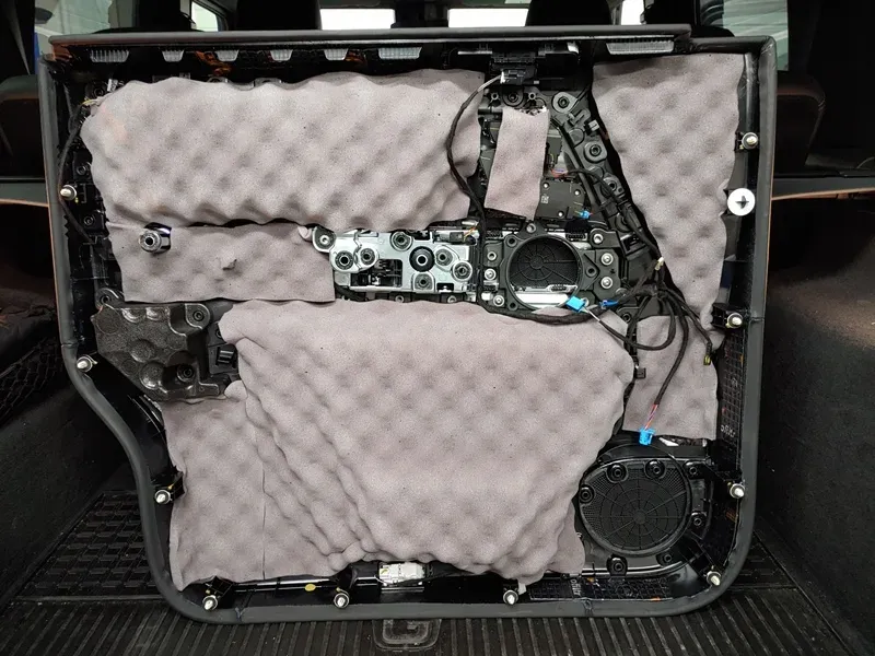 Mercedes G-Klasse W463 - 10 Kanal Hifi Soundsystem