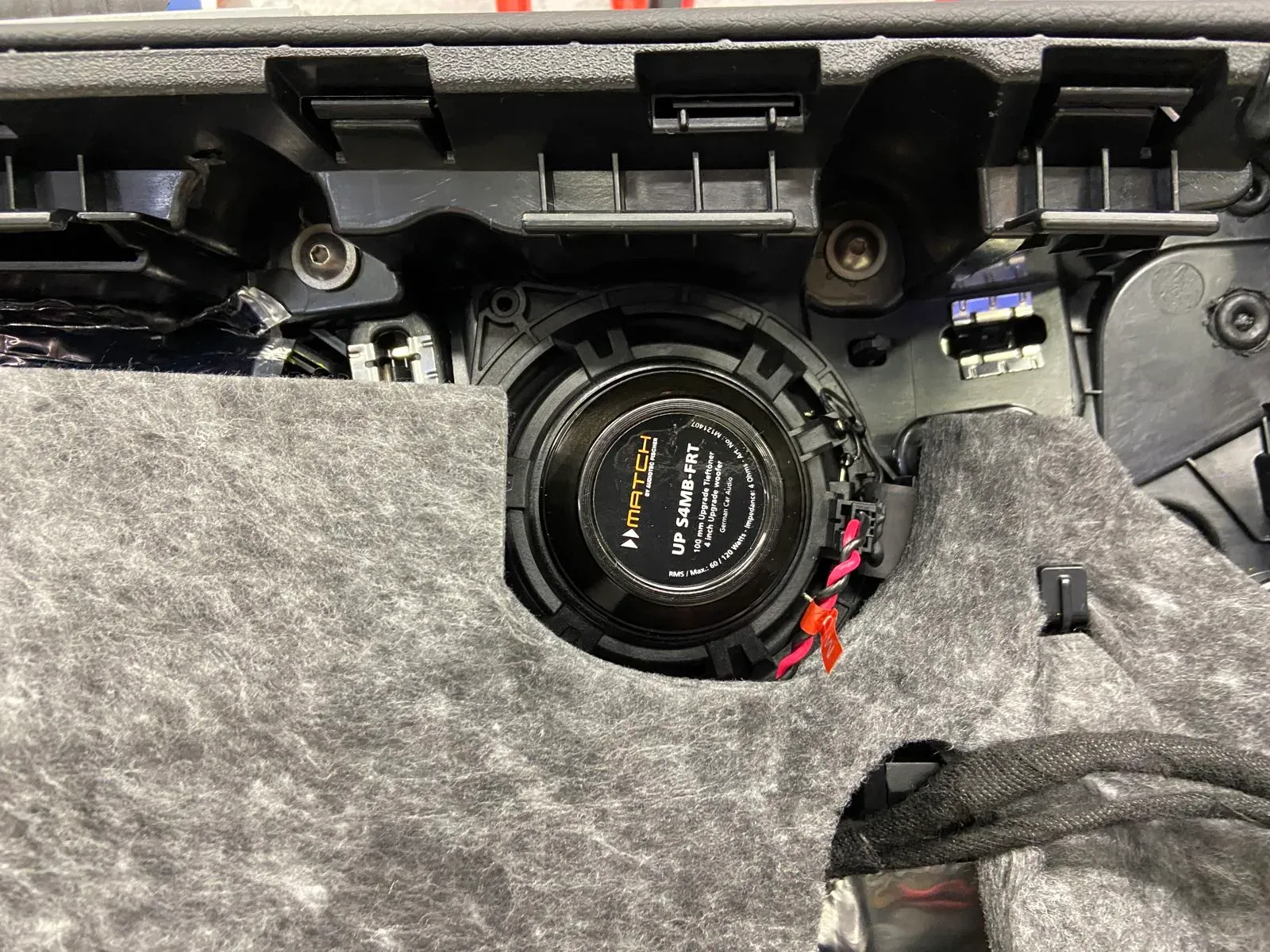 Mercedes GLC X253 - Performance Audiosystem