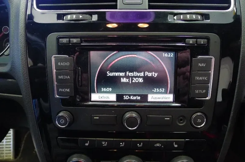 VW Scirocco - Subwoofer nachrüsten by CSP Car Hifi Nürburgring Eifel