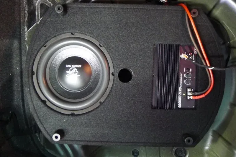 VW Scirocco - Subwoofer nachrüsten by CSP Car Hifi Nürburgring Eifel