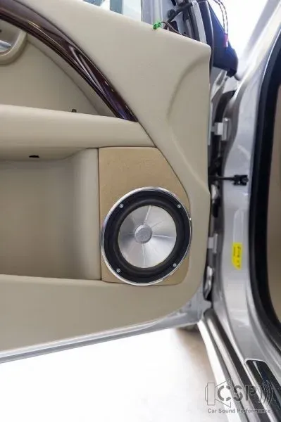 Volvo S80 mit High End Soundsystem