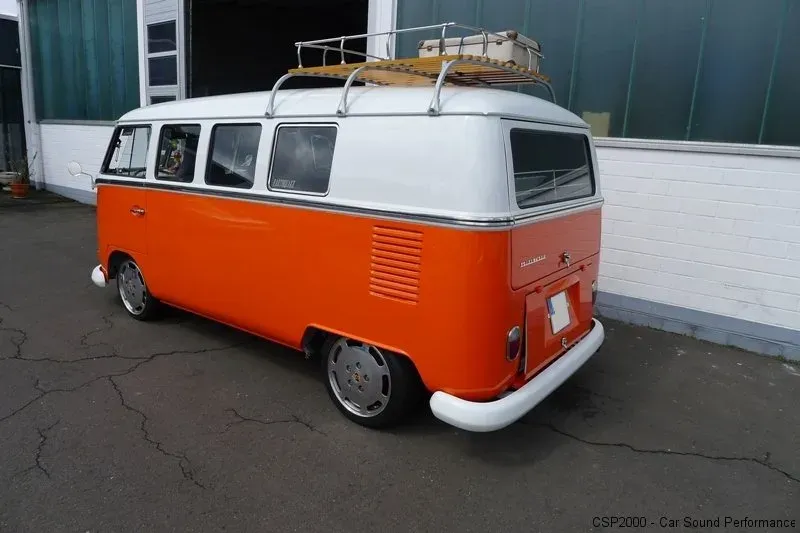 VW Bulli T1 Soundsystem bei CSP2000