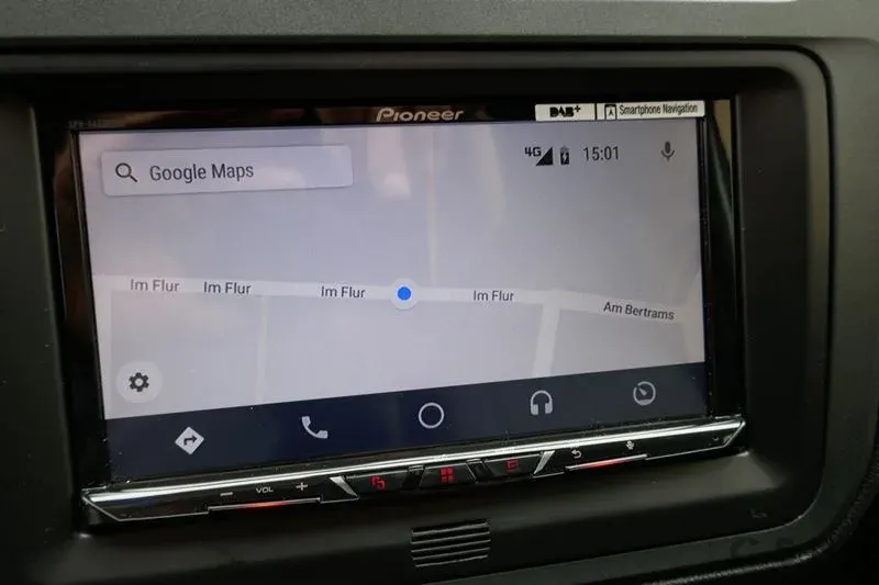 VW Caddy - Rückfahrkamera mit Hifi Soundsystem