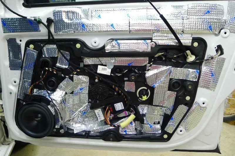 VW Golf 6 Soundsystem Upgrade / CSP Einbauservice am Nürburgring
